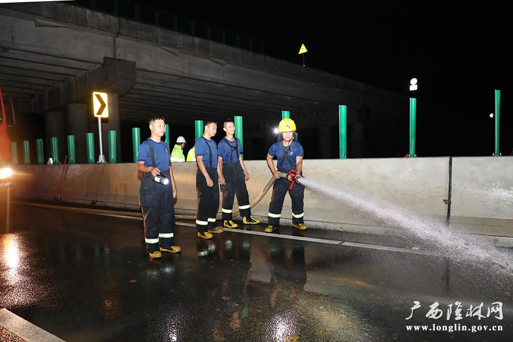 冲洗路面 十大网赌平台推荐